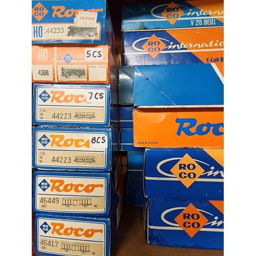 99 - Roco: a large collection of H0 gauge locomotives, coaches and freight wagons, all boxed.... 