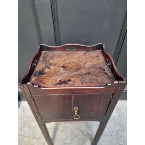 1120A - A mahogany tray top pot cupboard.