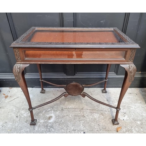 1115 - A good late Victorian mahogany and blindfret rectangular bijouterie table, 76cm wide.... 