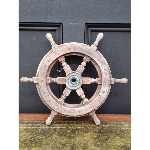 1197 - A small ship's or boat wheel, 46cm diameter.