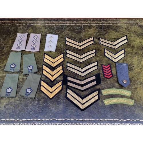 1303 - A collection of World War II & later cloth badges, formation patches and shoulder titles.... 