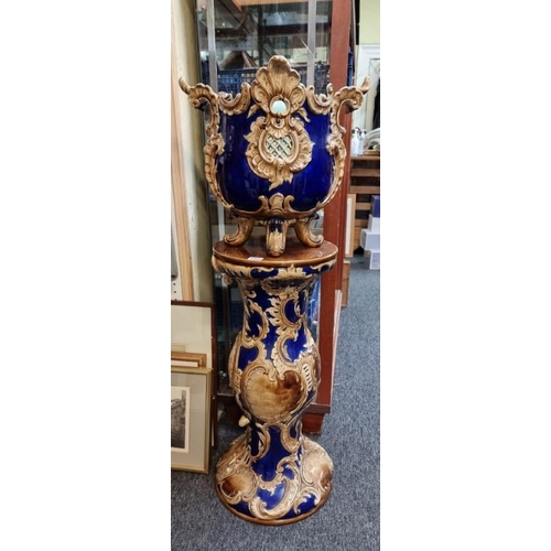 1341 - A Continental majolica jardiniere & pedestal, 111cm high, (small chips).