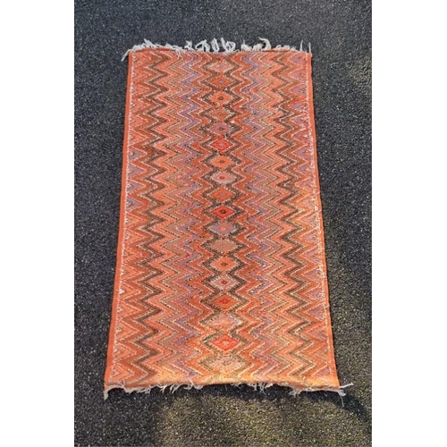 1359 - A Kelim flatweave rug, 201 x 115cm.