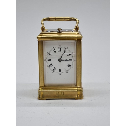 1525 - A good French gilt brass carriage clock, bu Drocourt, Paris, striking on a gong and with push b... 