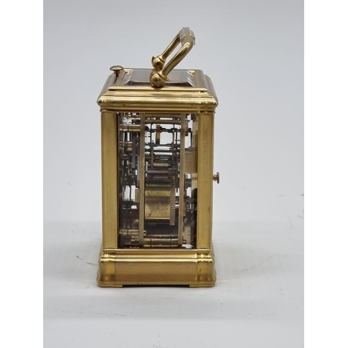 1525 - A good French gilt brass carriage clock, bu Drocourt, Paris, striking on a gong and with push b... 