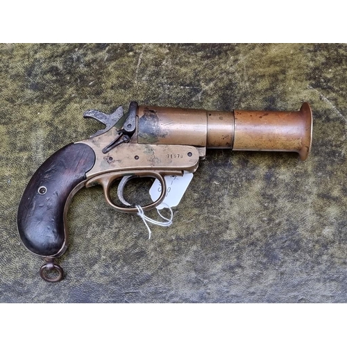 1693 - A Webley & Scott WWI British military signal pistol, dated 1917.With deactivation certificate da... 