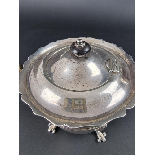 1 - A Victorian silver teapot, by Lee & Wigfull, Birmingham 1892, gross weight 645g.... 