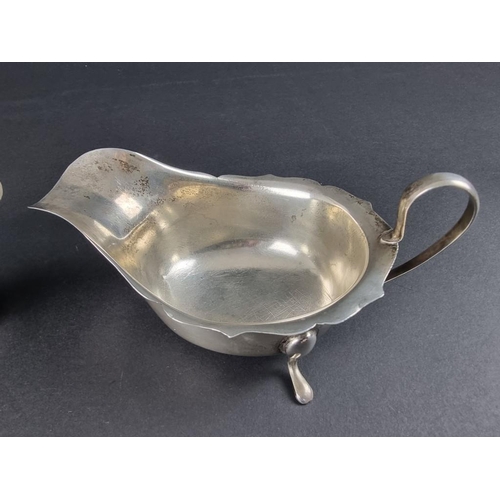 111 - A pair of silver sauce boats, by Viner's Ltd, Sheffield 1932, 201g.