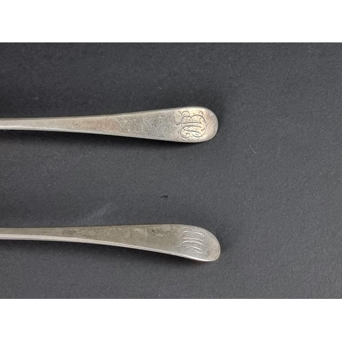 193 - A pair of silver Hanoverian pattern table spoons, by Hester Bateman, London 1772, 140g.... 