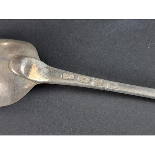 193 - A pair of silver Hanoverian pattern table spoons, by Hester Bateman, London 1772, 140g.... 