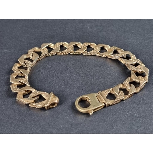 356 - A 9ct gold bracelet, 31.5g.