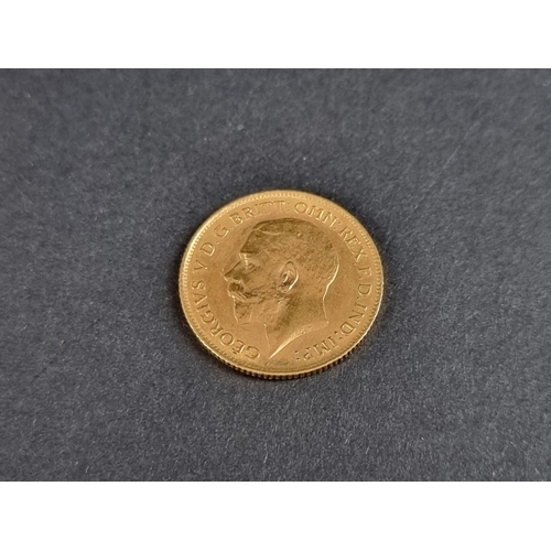 481 - Coins: a George V 1914 gold half sovereign.