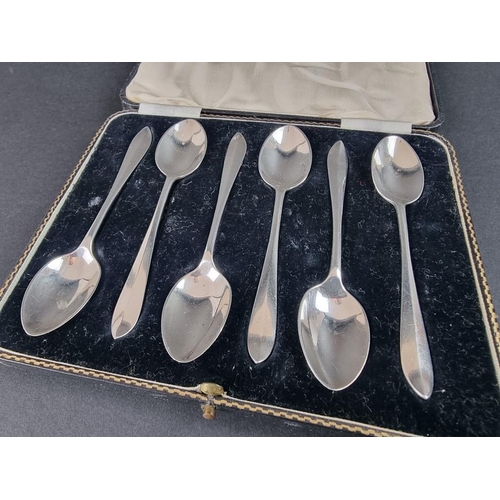 49 - A cased set of six silver teaspoons, by C W Fletcher & Son Ltd, Sheffield 1931, 79g.... 