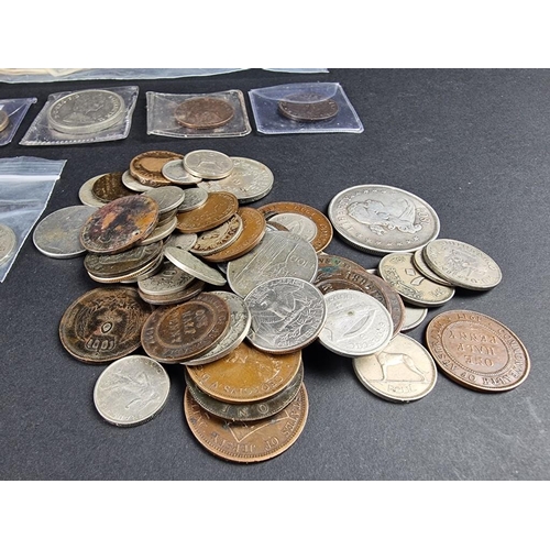 510 - Coins: a quantity mixed coinage and banknotes. (20)