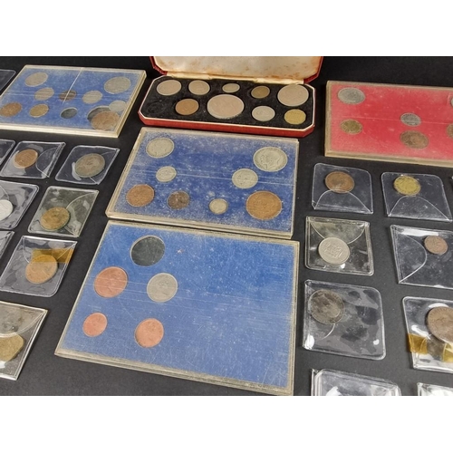 517 - Coins: a quantity of UK and world coins, mostly twentieth century, to include a few silver and part ... 