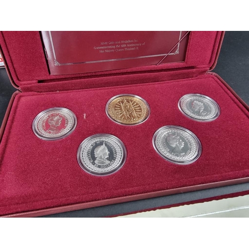 523 - Coins: a Royal Mint UK 1996 'Silver Anniversary Collection' containing seven silver proof coins to c... 