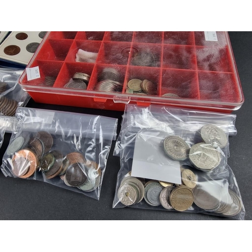 531 - Coins: a quantity of UK and world coins.