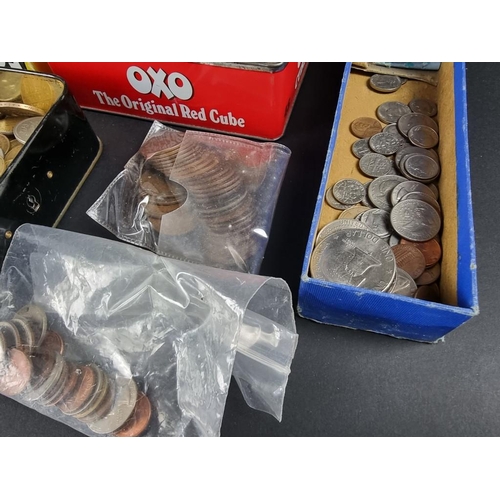 532 - Coins: a quantity of world coins.