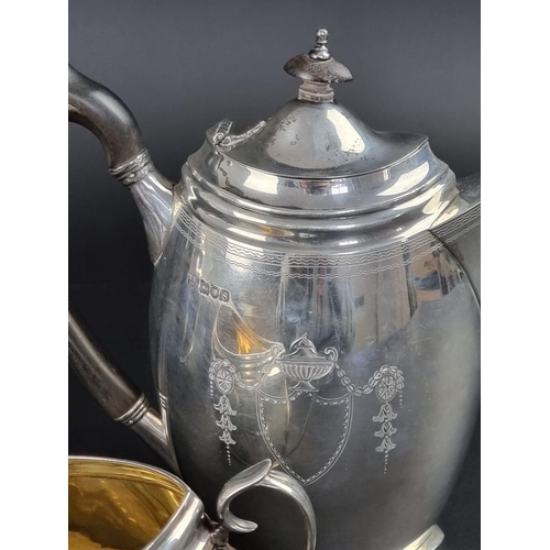 7 - A Georgian style silver four piece tea set, by Edmond Johnson Ltd, London 1913, gross weight 1327g.... 