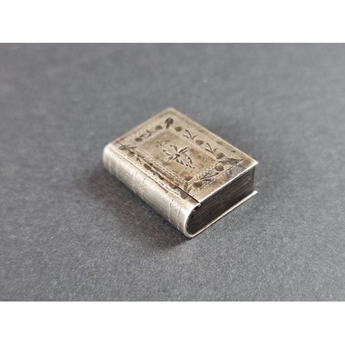 96C - A George III miniature novelty book pill box, probably by Thomas Willmore, Birmingham 1800, 2cm, gro... 