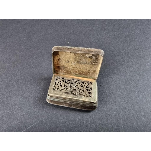 96C - A George III miniature novelty book pill box, probably by Thomas Willmore, Birmingham 1800, 2cm, gro... 