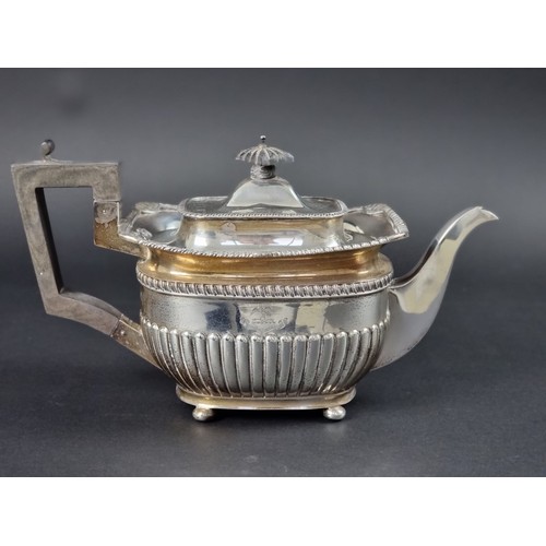 35 - An impressive Edwardian silver tea set, by Goldsmiths & Silversmiths Co Ltd, London 1906, compri... 