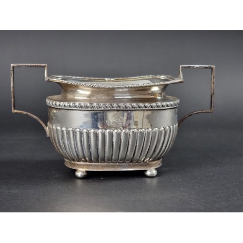 35 - An impressive Edwardian silver tea set, by Goldsmiths & Silversmiths Co Ltd, London 1906, compri... 