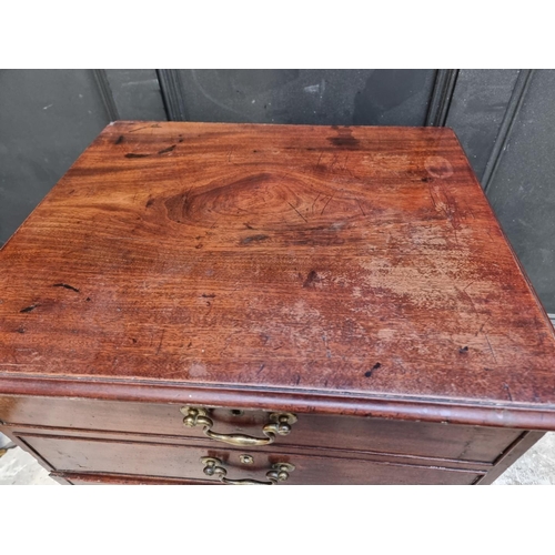 1088 - A George III mahogany commode chest, 59cm wide.