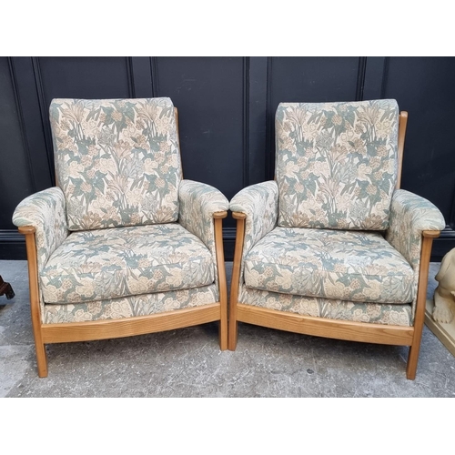 1092 - A contemporary Ercol three piece suite. (3)