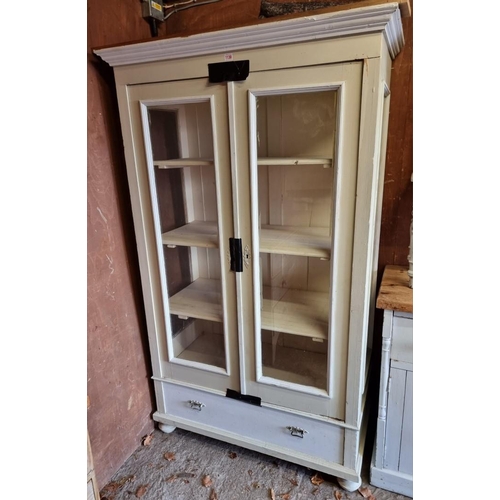 1130 - A continental painted cabinet, 114cm wide.