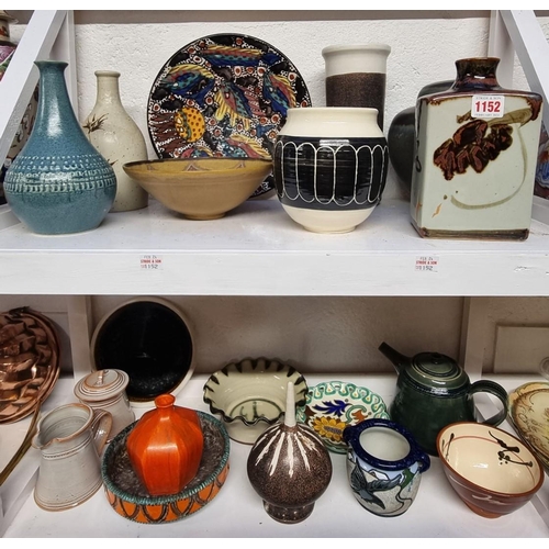 1152 - Studio pottery: a mixed group of items; and other ceramics. (two shelves)