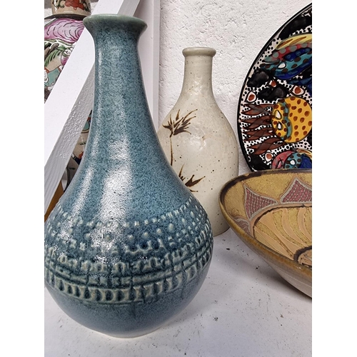 1152 - Studio pottery: a mixed group of items; and other ceramics. (two shelves)