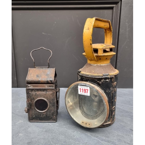 1197 - Railwayana: a BR(M) lantern; and another smaller lantern. (2)