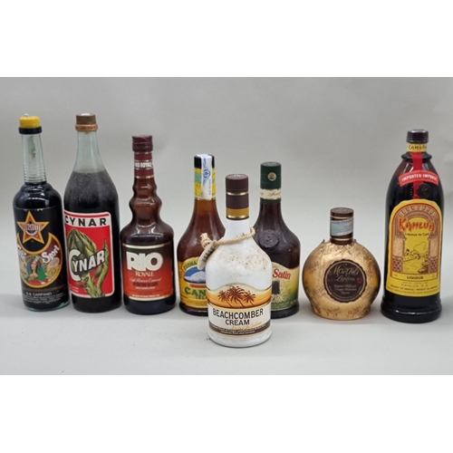 125 - A mixed group of liqueurs and similar; to include a 1 litre bottle of Cynar artichoke liqueur, 1960s... 