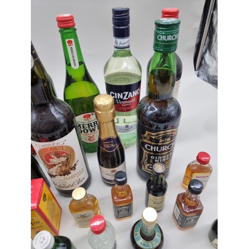 128 - A mixed lot, to include Vermouth. 