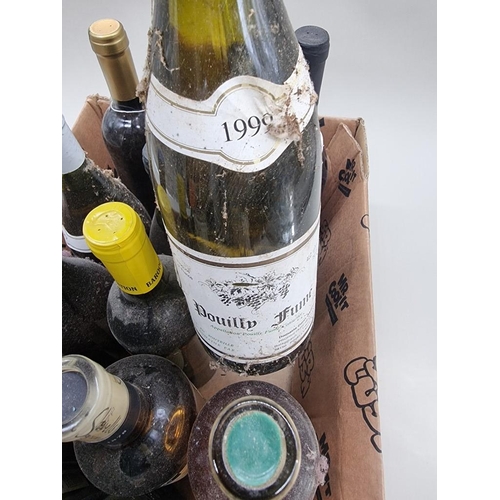 141 - A mixed group of White Wine, to include four 75cl bottle of Pouilly Fume, 1999. (15)... 