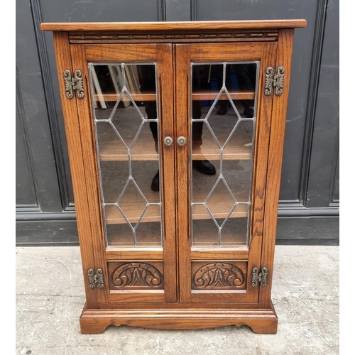 1014 - A 'Bevan Funnell' oak bookcase, 62.5cm wide.