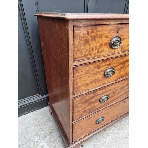 1043 - A George III mahogany chest of drawers, 111cm wide.