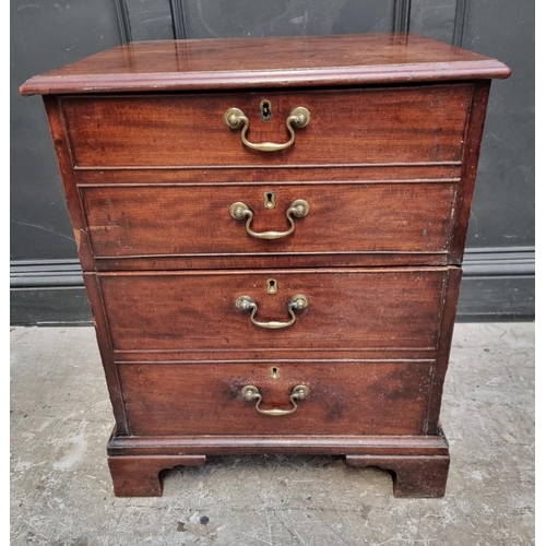 1088 - A George III mahogany commode chest, 59cm wide.