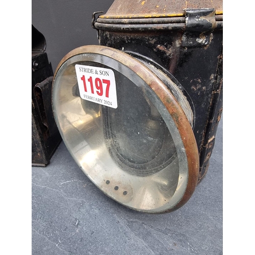 1197 - Railwayana: a BR(M) lantern; and another smaller lantern. (2)