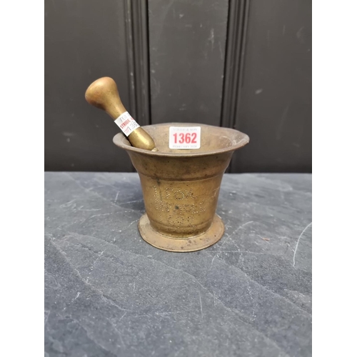 1362 - A 17th century brass mortar, prick-dot inscribed 'I. Fox, Bristoll, 1692', 8.8cm high x 11cm diamete... 