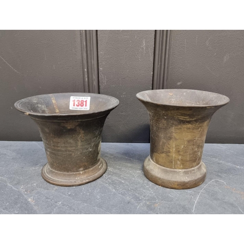 1381 - Two 18th century bronze mortars, largest 11cm high. (2)