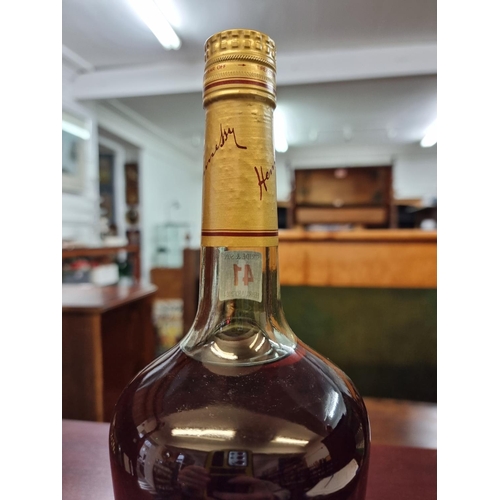 41 - A 1 litre bottle of Hennessy 'Very Special' Cognac, probably 1980s bottling, in card box.... 