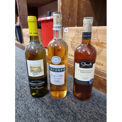 141 - A mixed group of White Wine, to include four 75cl bottle of Pouilly Fume, 1999. (15)... 