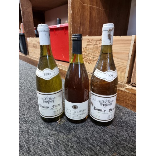 141 - A mixed group of White Wine, to include four 75cl bottle of Pouilly Fume, 1999. (15)... 