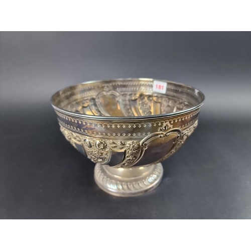 660 - A Victorian silver pedestal bowl, by Josiah Williams & Co, London 1894, 24cm diameter, 860g.... 