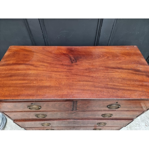 1246 - A late George III mahogany chest of drawers, 106.5cm wide.