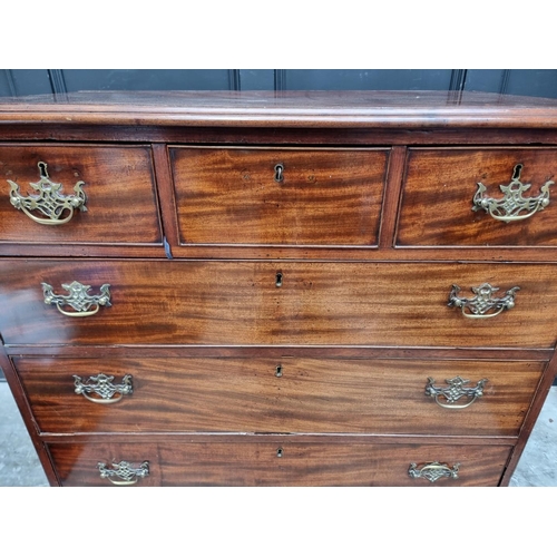 1269 - A George III mahogany chest of drawers, 99.5cm wide.