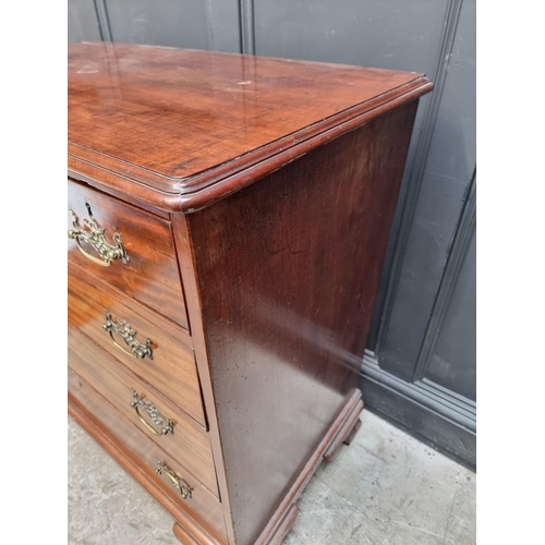 1269 - A George III mahogany chest of drawers, 99.5cm wide.