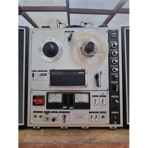 1367 - A Sony Stereo Tape Recorder TC-630, with instruction manual; and DR-7 headphones.